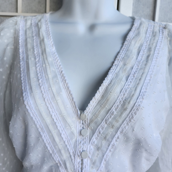 Abercrombie & Fitch Elegant White Women's Top - Picture 2 of 7